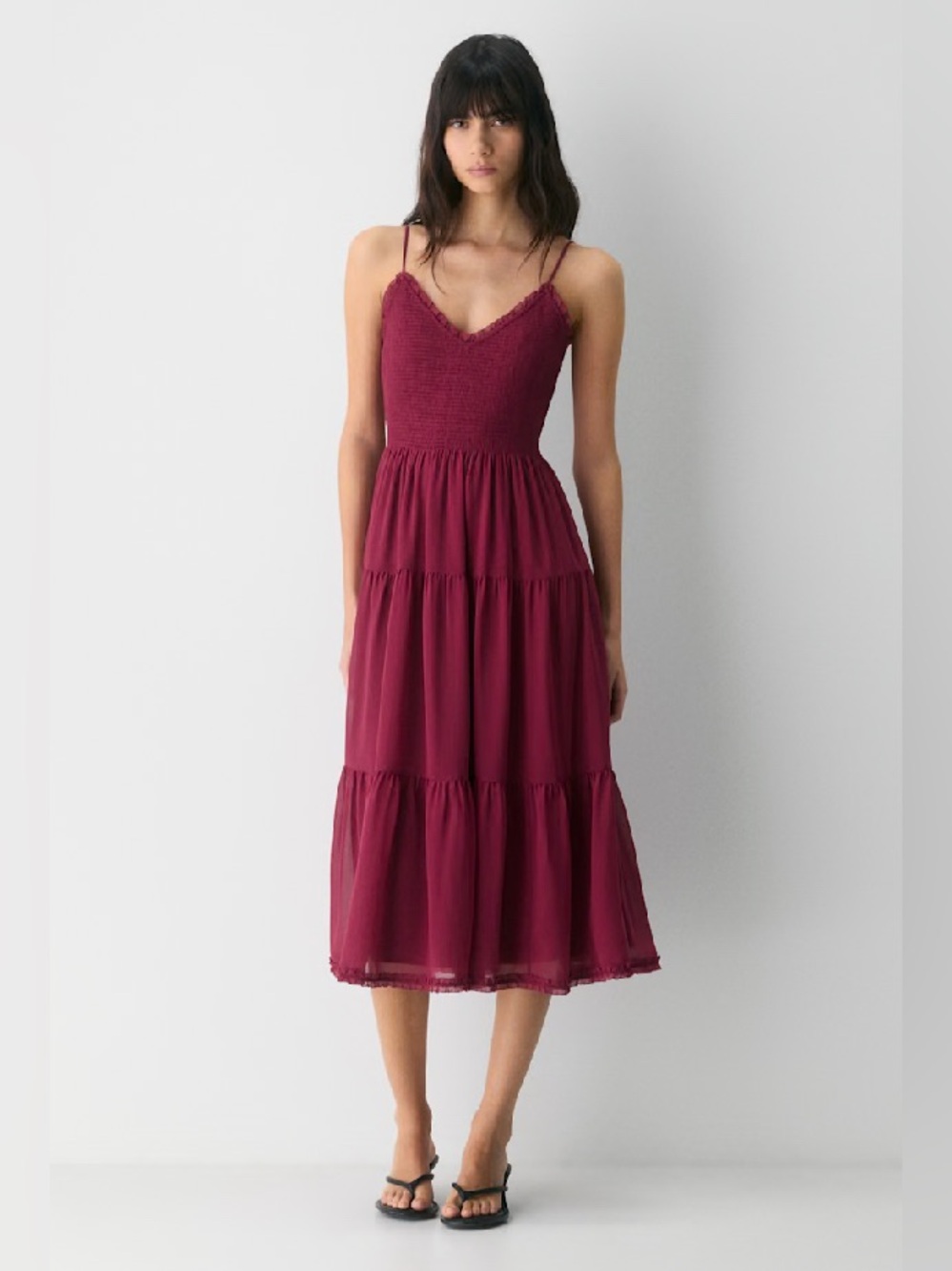 NEW Aritzia Wilfred Tuberose Dress
Chiffon tiered V-neck midi dress Size L